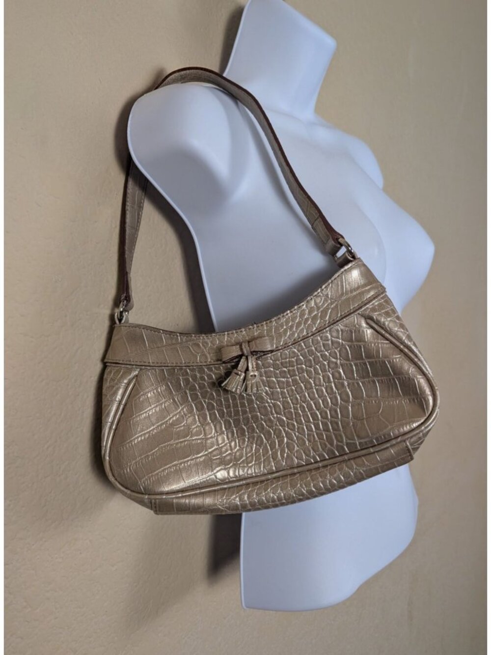 Vintage Y2K Liz Claiborne mini shoulder bag gold tone faux croc tassel